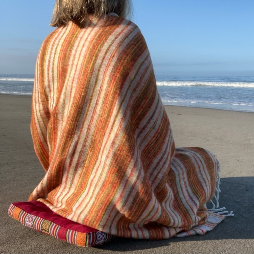 Meditation Blanket · Himalayan Wool & Yak · Travel · Living Ritual - Picture 5 of 5